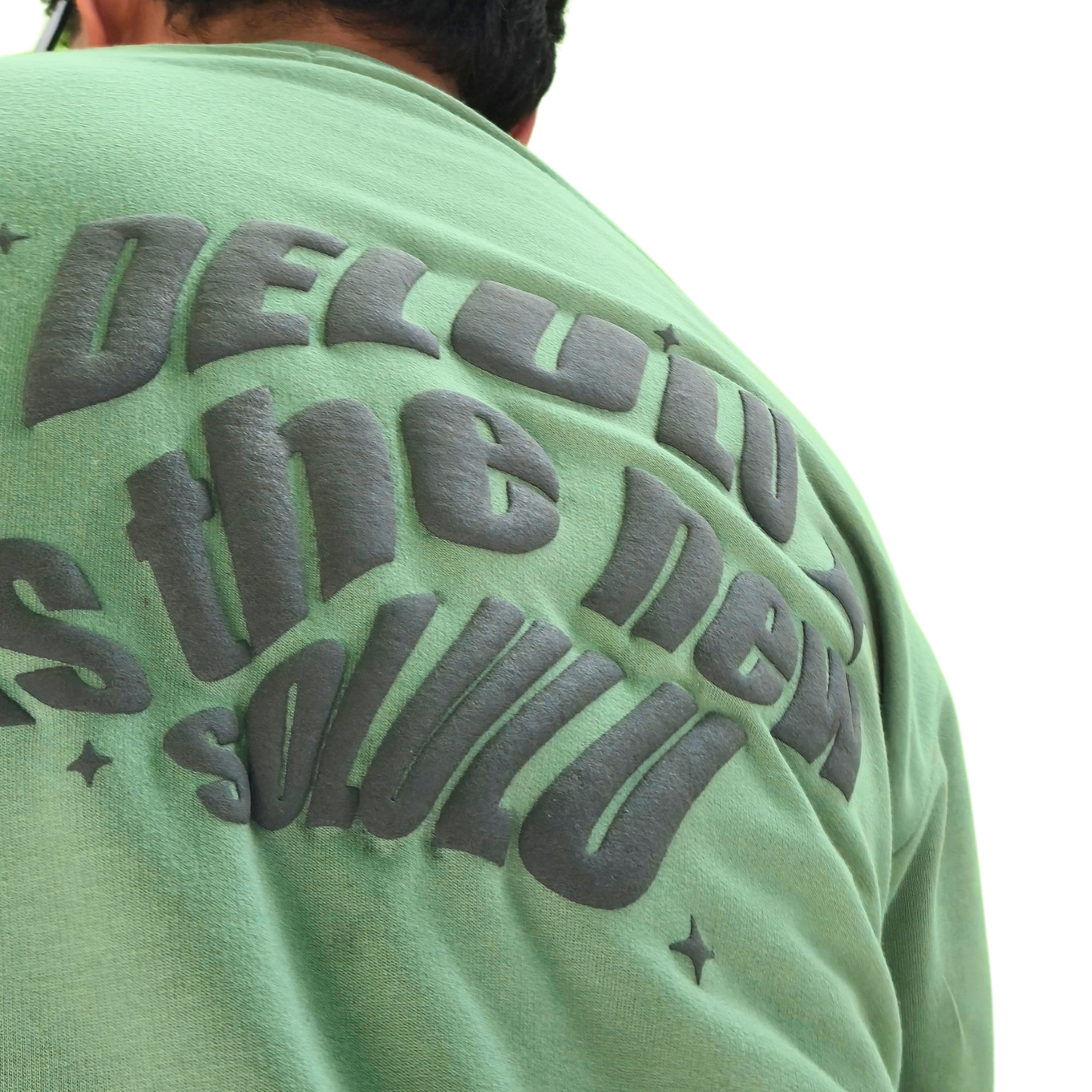 DELULU TEE