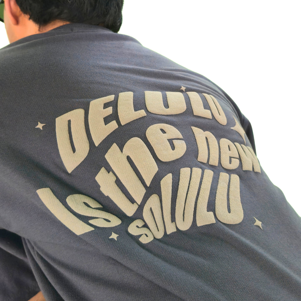 DELULU TEE